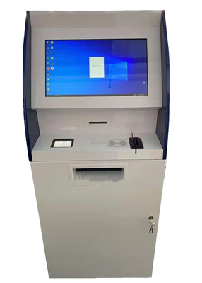 Ki-ốt in ấn tự phục vụ đứng trên tầng với máy chấp nhận tiền mặt và máy quét mã vạch